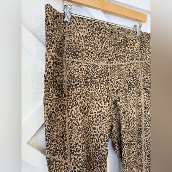 NWT Fabletics Oasis PureLuxe High-Waisted Legging Leopard Print Size 1X - Picture 4 of 12